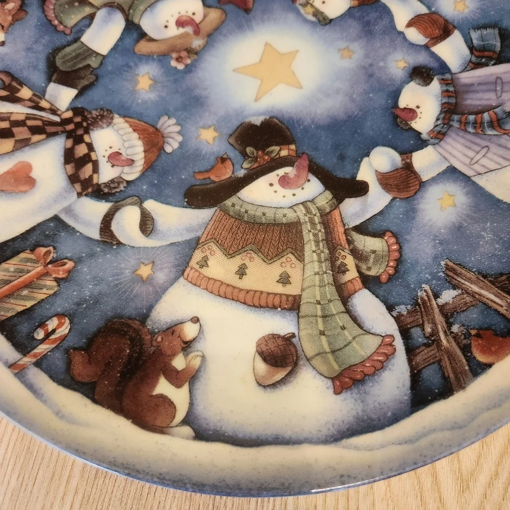 Hanna's Handiworks NWOT Blue & Multicolored China/ Porcelain Snowman 10.5